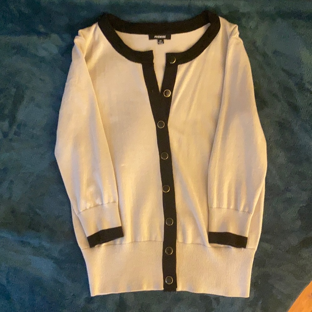 Like new(!) off-white button up cardigan by Premise